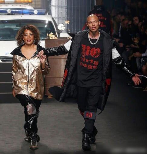 开云电子-多特蒙德训练开放日，赛后伤情更新引欢呼，社区盾在即，数据趋势出现新变化-开云电子